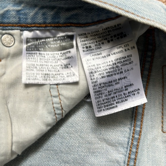 Levi’s 501 Distressed Light Wash High Rise Jean Shorts size 27 - Picture 3 of 5